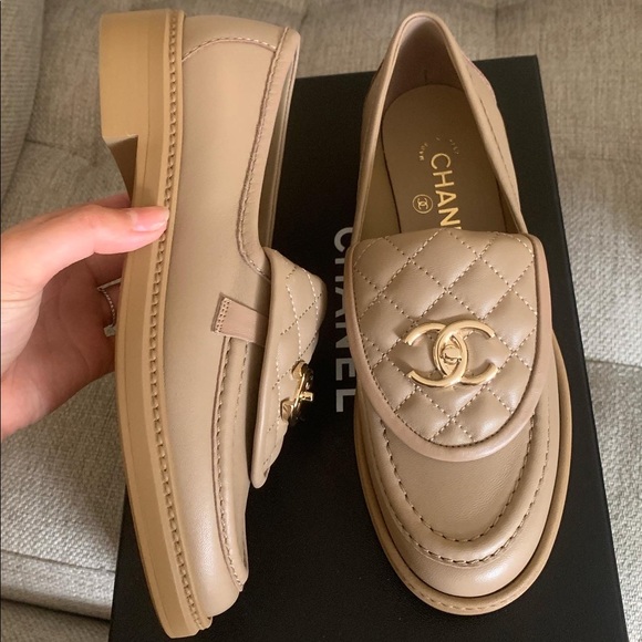 Chanel Loafers 22P BegieQuilted Flap Turn Lock GoldCCLogoSlipOnMule Flat Loafer - Picture 2 of 9